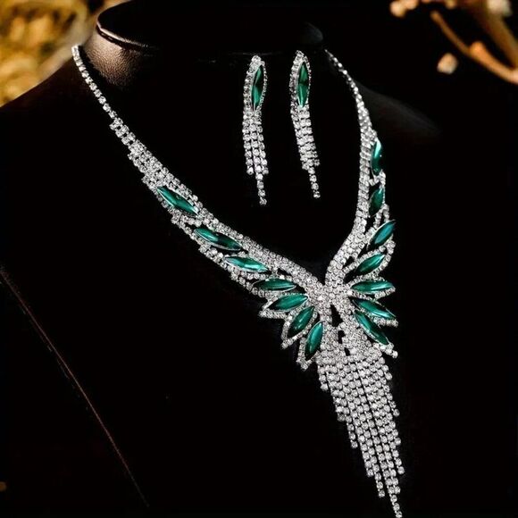 Luxurious Crystal Rhinestone & Green Gemstone Tassel Jewelry Set for Women - Picture 2 of 3
